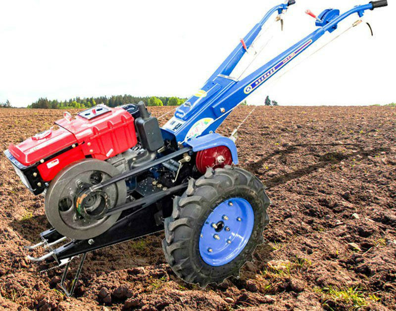 Motoculteur tracteur agricole à deux roues, tracteur de  marche moteur diesel