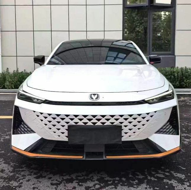 Changan modèle 2025 UNI-V 1.5T 2WD Édition Premium sport Automatique tout comme neuf